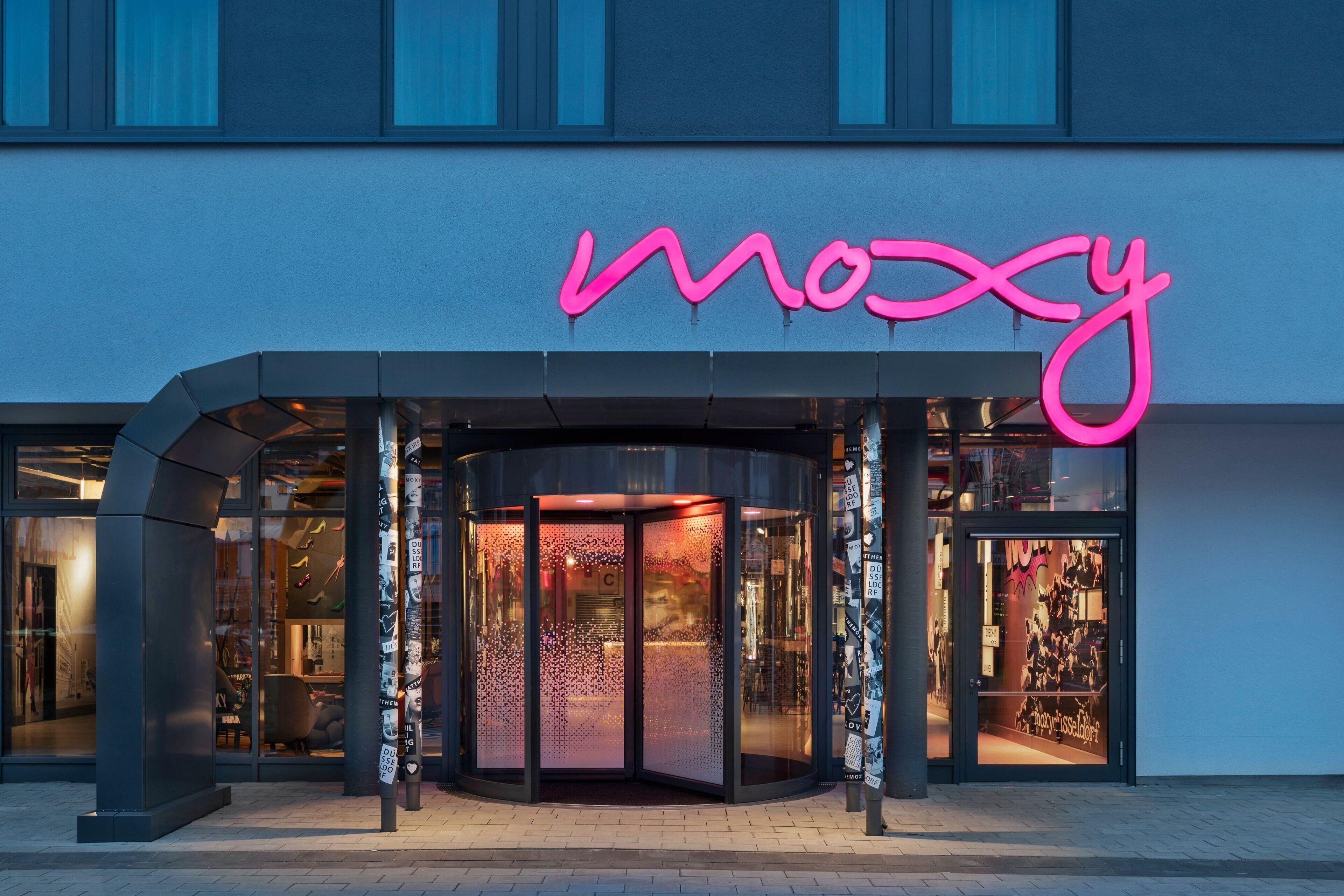 Moxy Duesseldorf City — Photos 1